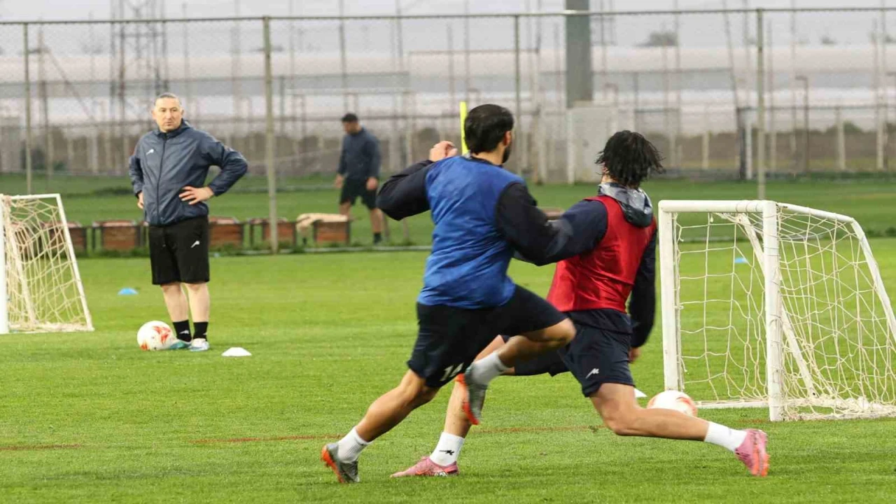 İran Milli Takımı kamp için Antalyaya geldi