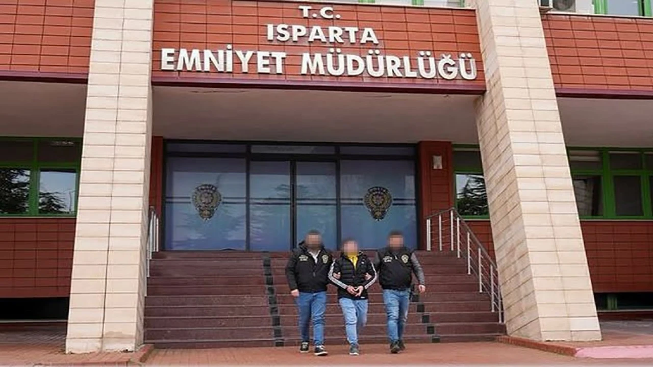 Ispartada 24 yıl 11 ay hapis cezası bulunan firari yakalandı