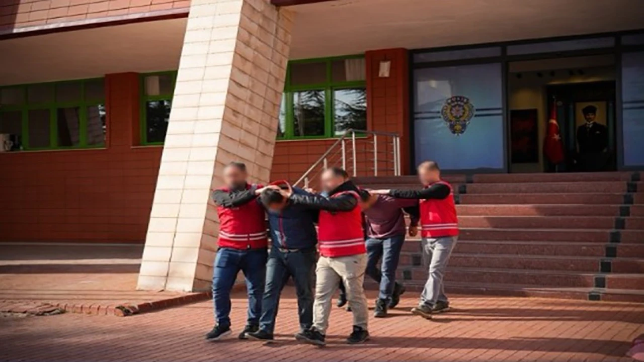 Ispartada 9 yılın üzerinde hapis cezası bulunan 2 hükümlü yakalandı