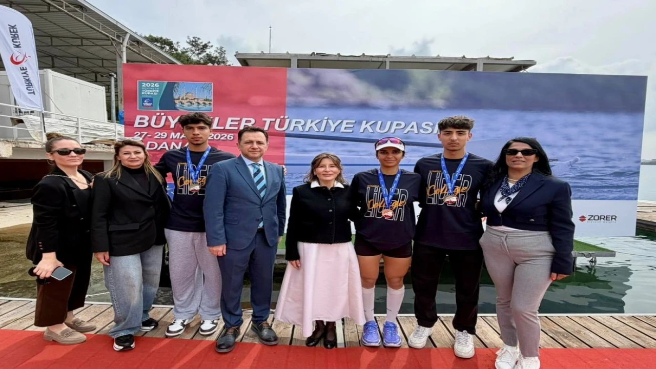 İstanbul Lider Koleji, Büyükler Türkiye Kupası Kürek Yarışlarından 3 madalya ile döndü