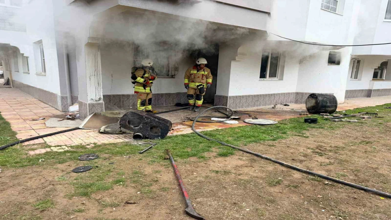 Kahramanmaraşta binada yangın paniği