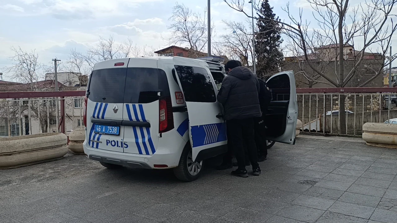 Kahramanmaraşta bir dal sigara tartışması bıçaklı kavgaya dönüştü: 1 yaralı