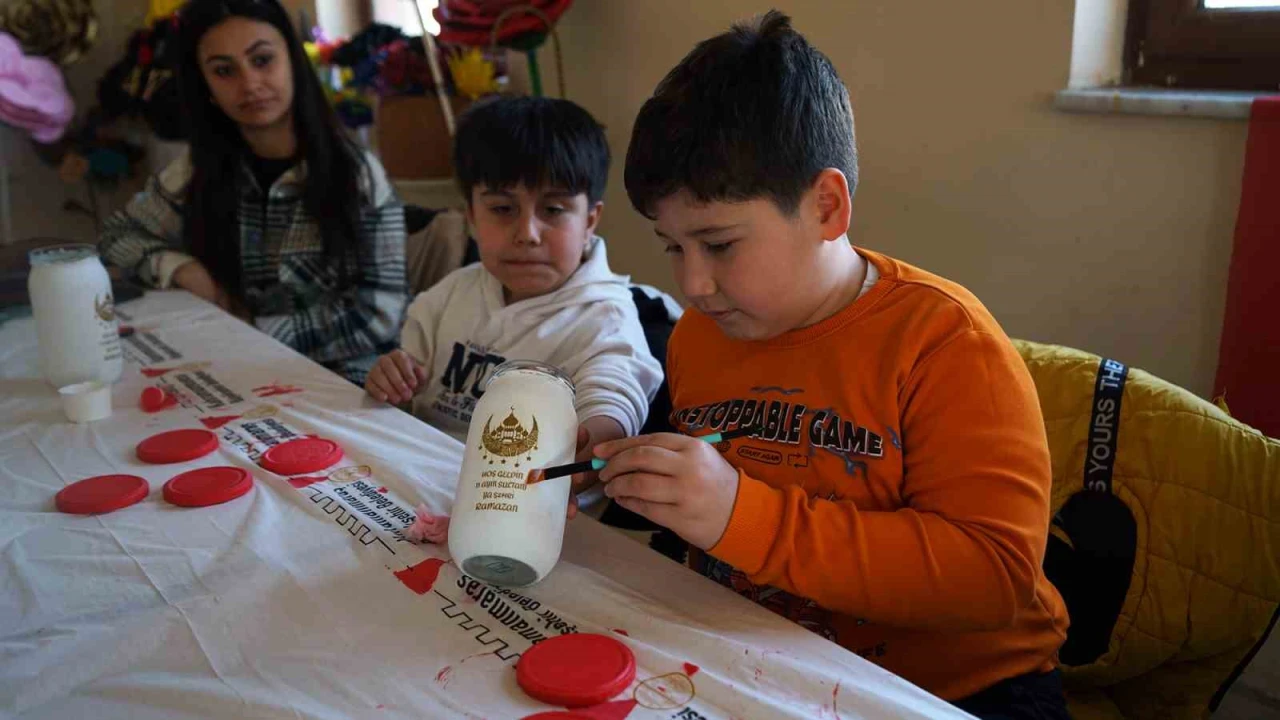Kahramanmaraşta çocuklaR Ramazan kandili tasarladı