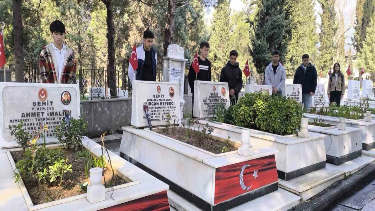 Kahramanmaraşta şehitler Ramazan Bayramı öncesi dualarla anıldı