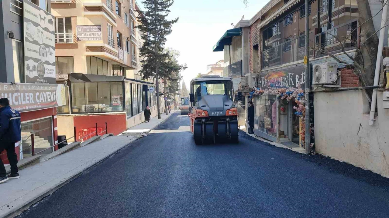 Kahramanmaraşta yol yenileme çalışmaları sürüyor