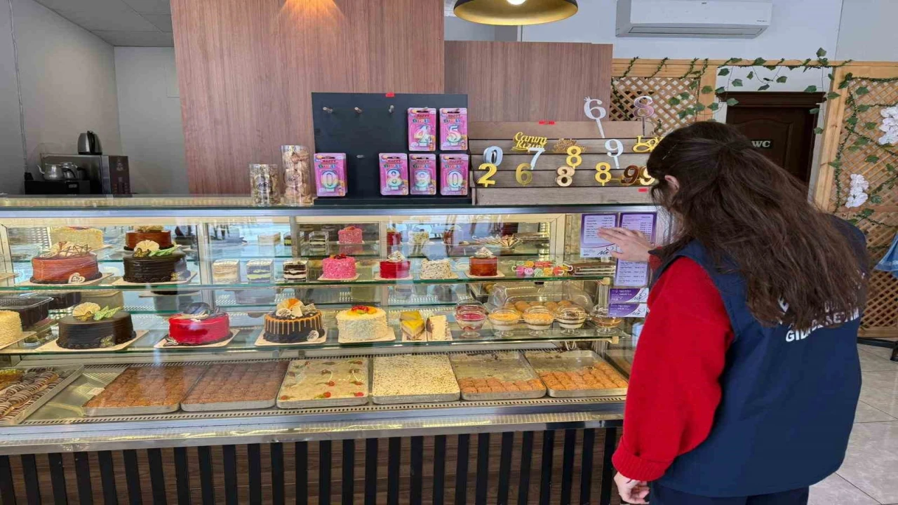 Kemerde bayram öncesi market, fırın ve pastanelere sıkı denetim