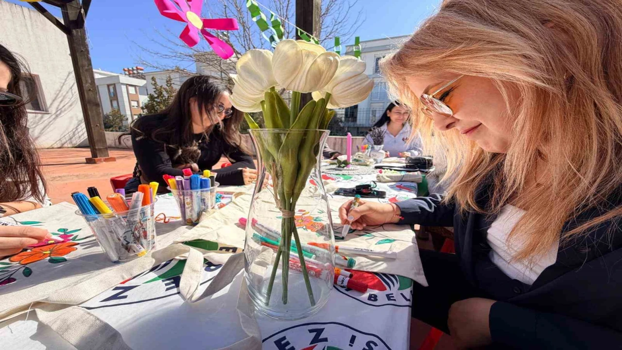 Kepezde anneler çanta boyadı