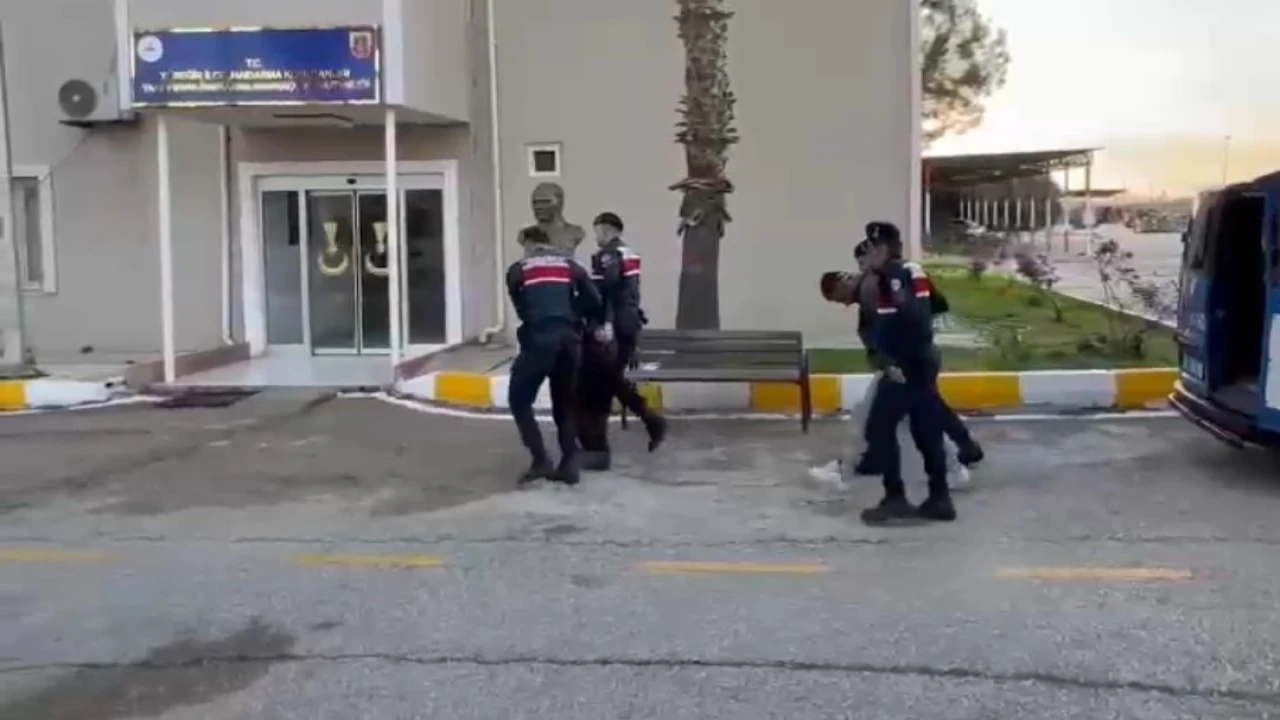 Kuran-ı Kerimlere zarar veren 2 kişi tutuklandı