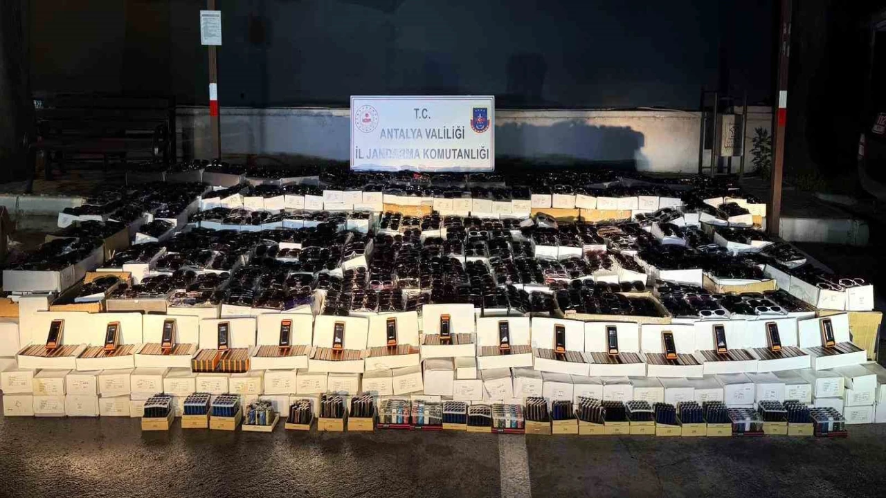 Manavgatta 25,5 milyonluk kaçak ürün operasyonu