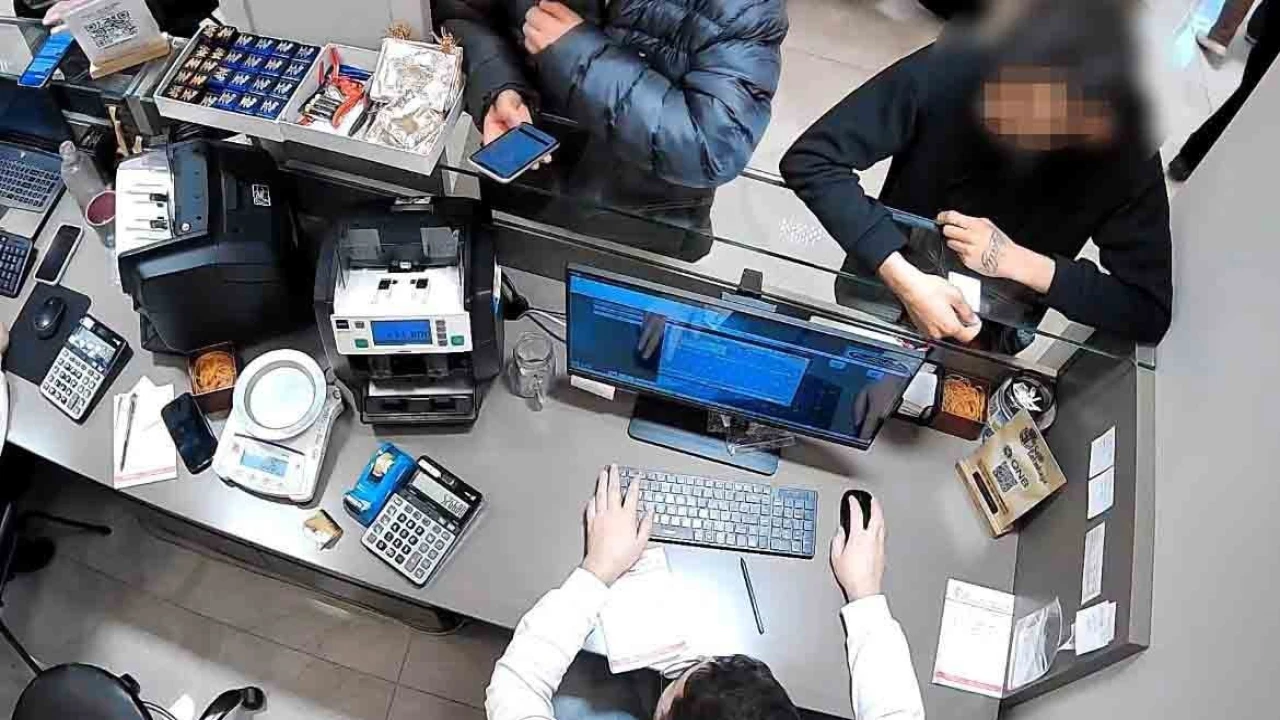 Mersinde dolandırıcılık şebekesine operasyon: 9 gözaltı