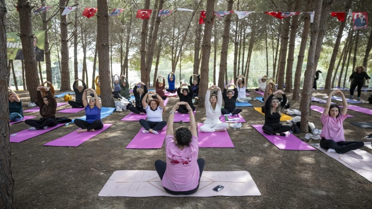 Mersinde kadınlar doğada yoga ve sanatla buluştu