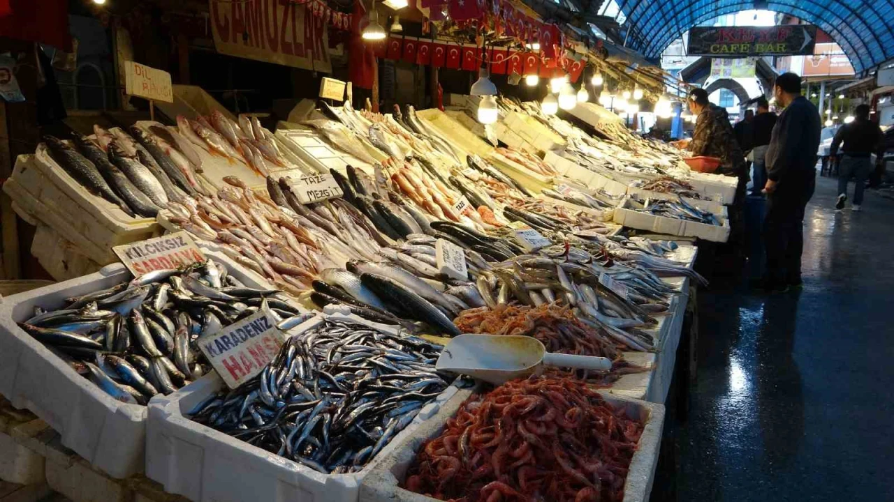 Mersinde Ramazanda balık fiyatları düştü, satışlar arttı