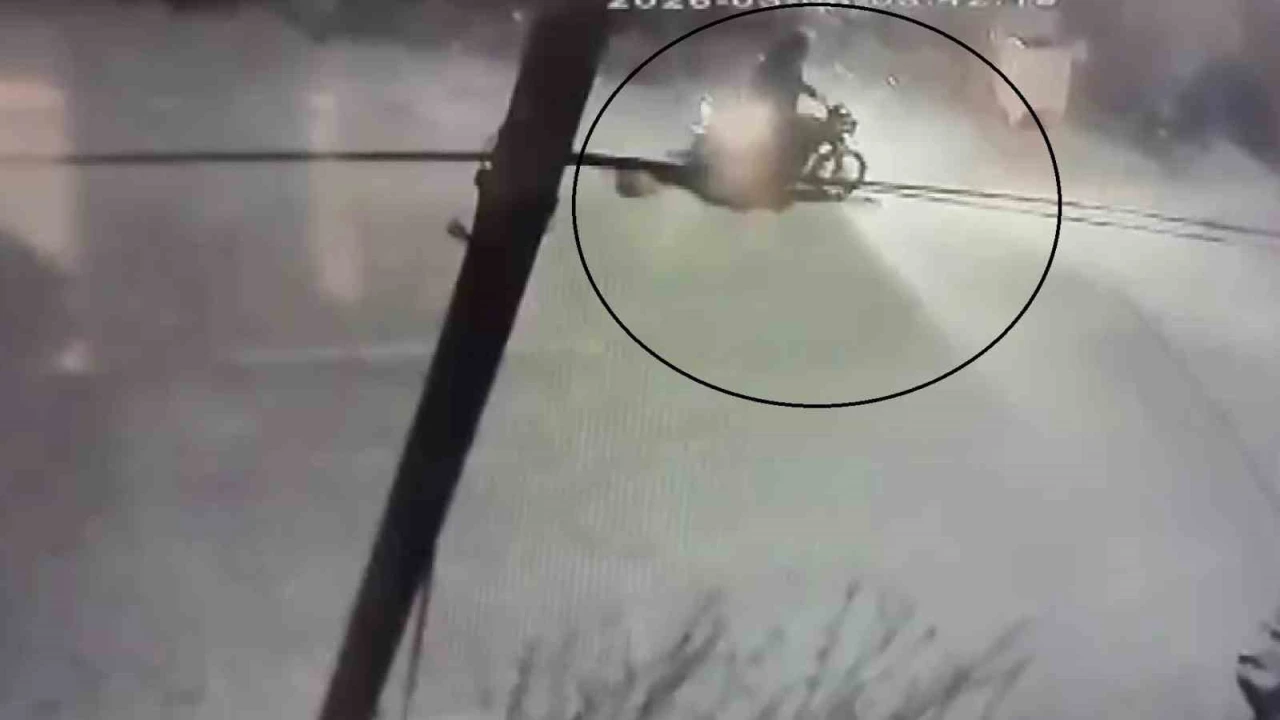 Motosikletle gelip, borçlusunun evine kurşun yağdırdı