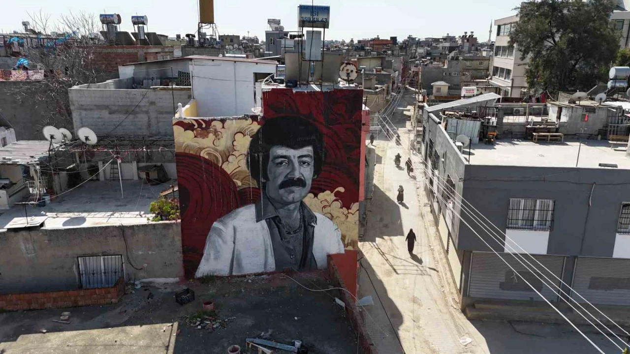 Müslüm Gürses ölümünün 13. yılında Adanada çalıştığı kahvehanede anıldı