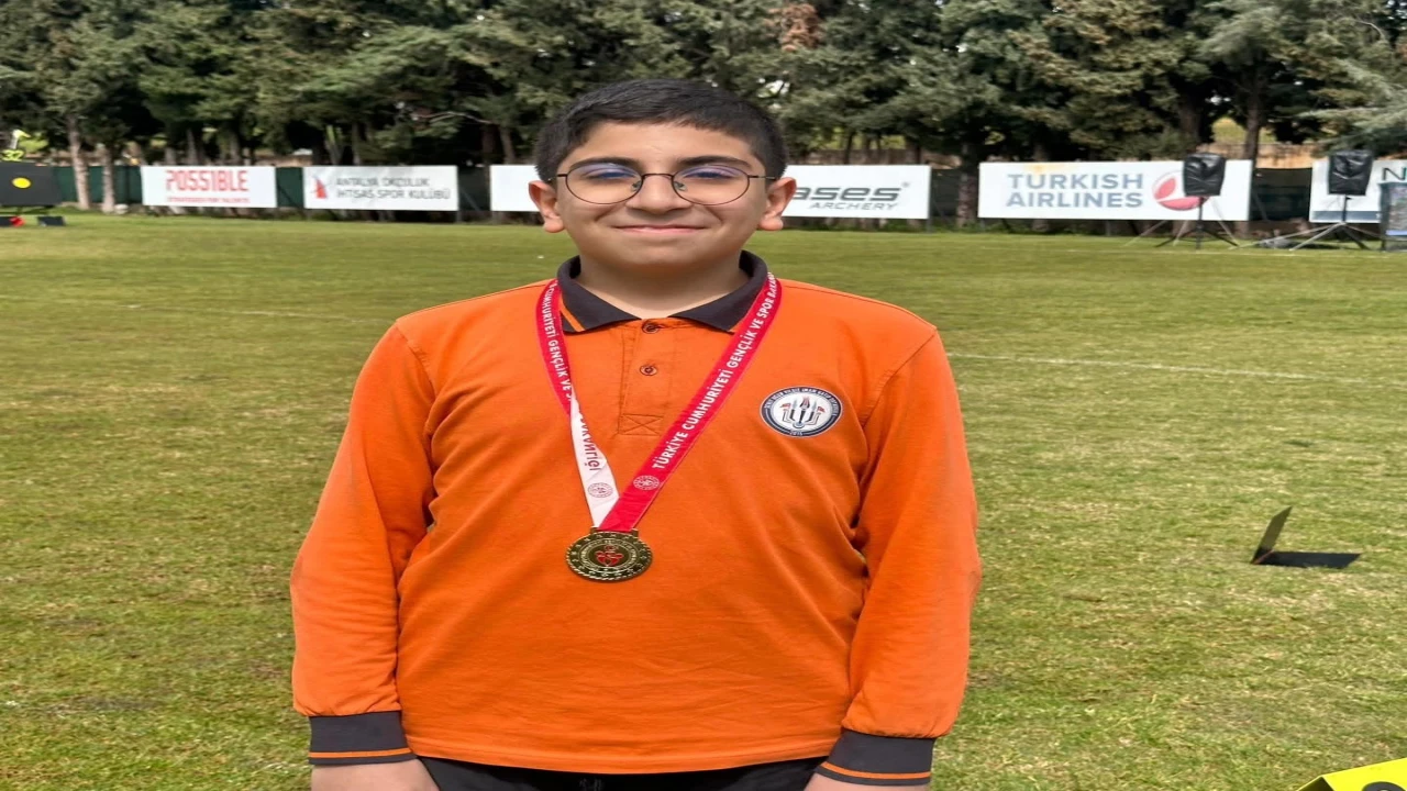 Okçuluk il birinciliğinde Manavgata 2 altın madalya