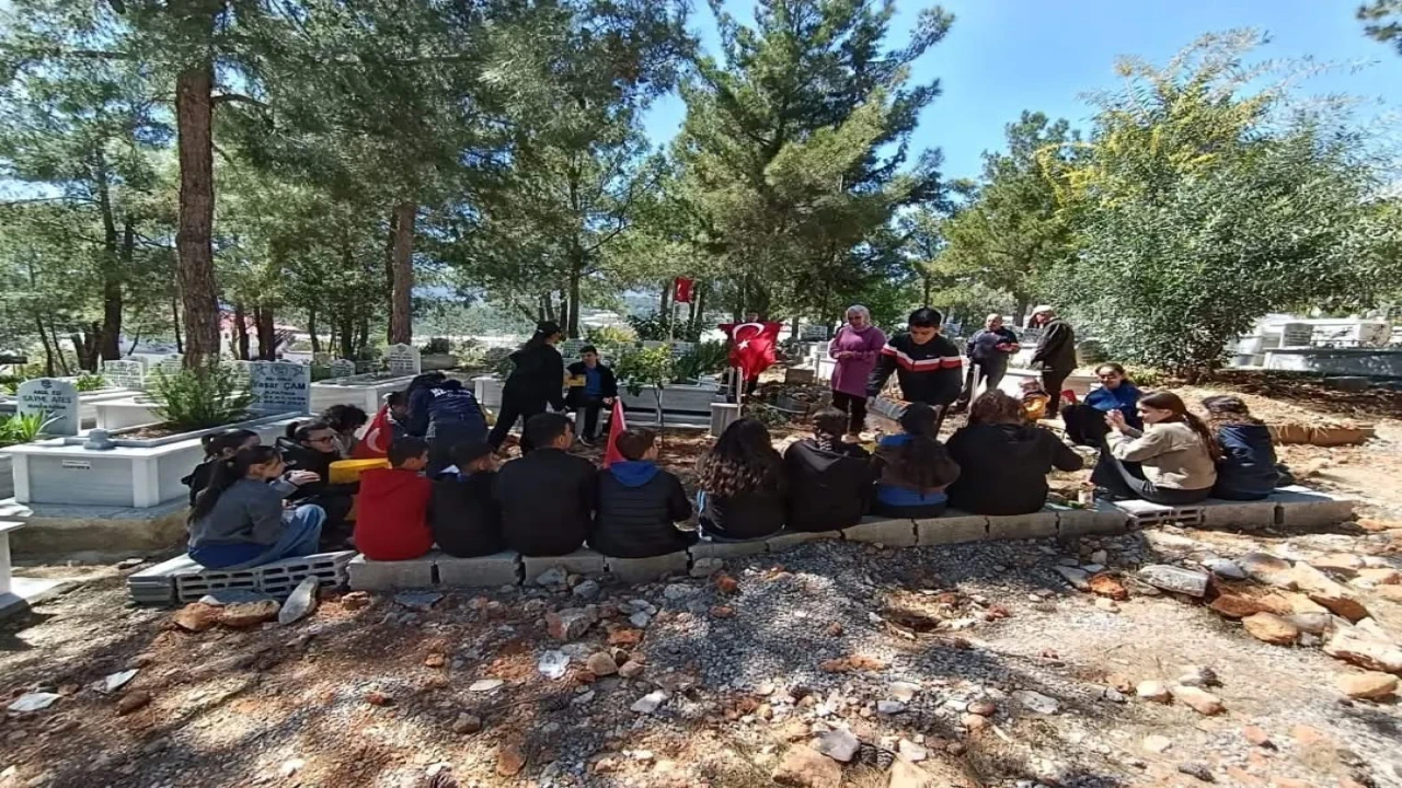 Ortaokul öğrencileri şehit Sedat Yabalakı dualarla andı