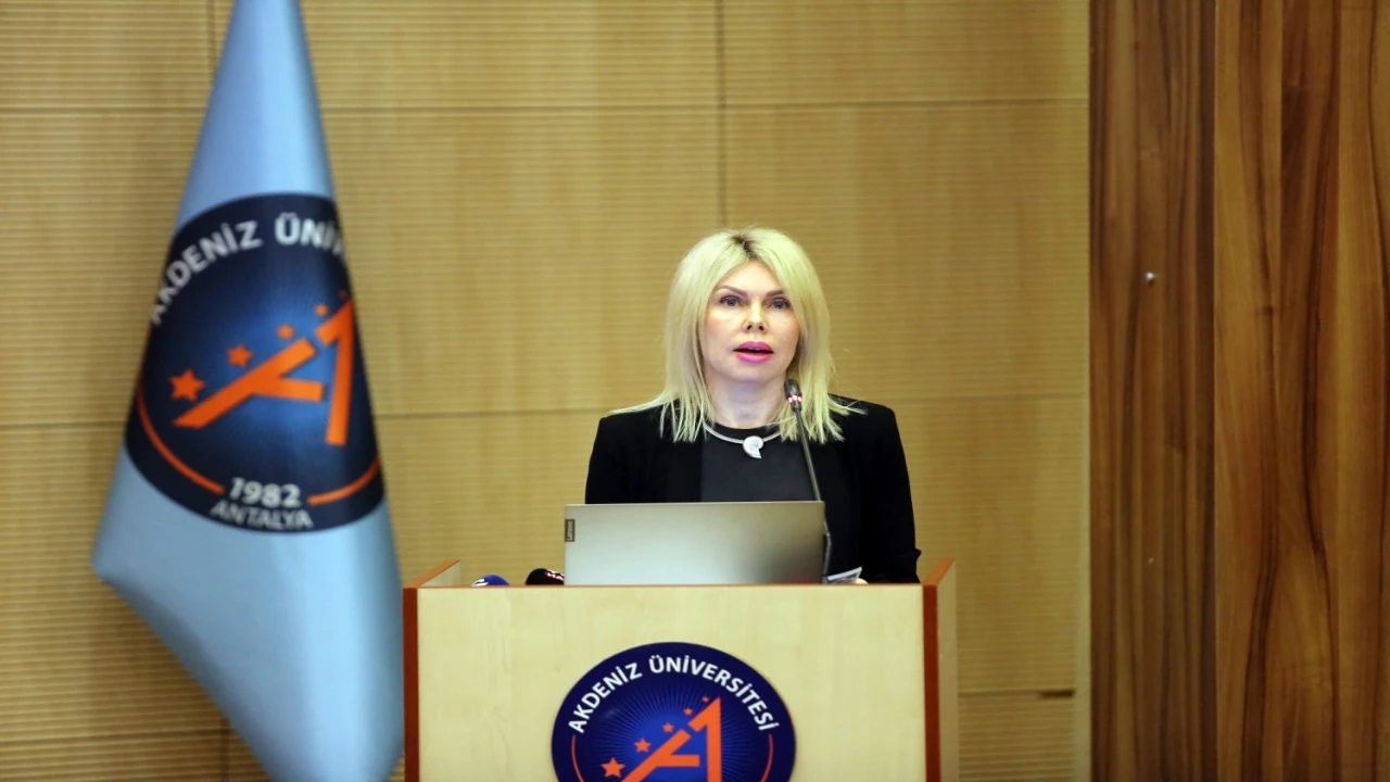 Prof. Dr. Özkan: Kadınlarını geri bırakan toplumun ileri gitmesi imkansız