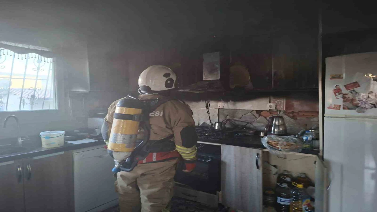 Samandağda evin mutfağında çıkan yangın korkuttu