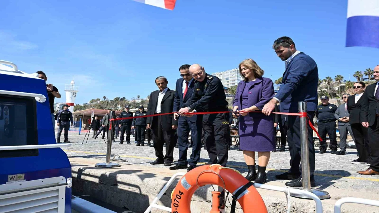 Şehit Veysel Özkayacanın adı verilen karakol botu mavi vatanda göreve başladı