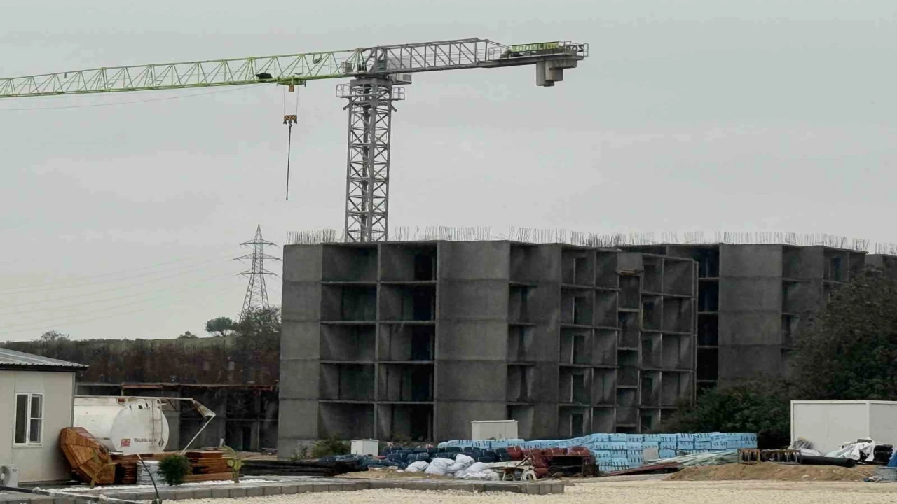 TOKİ konutları Tarsusta yükselmeye başladı