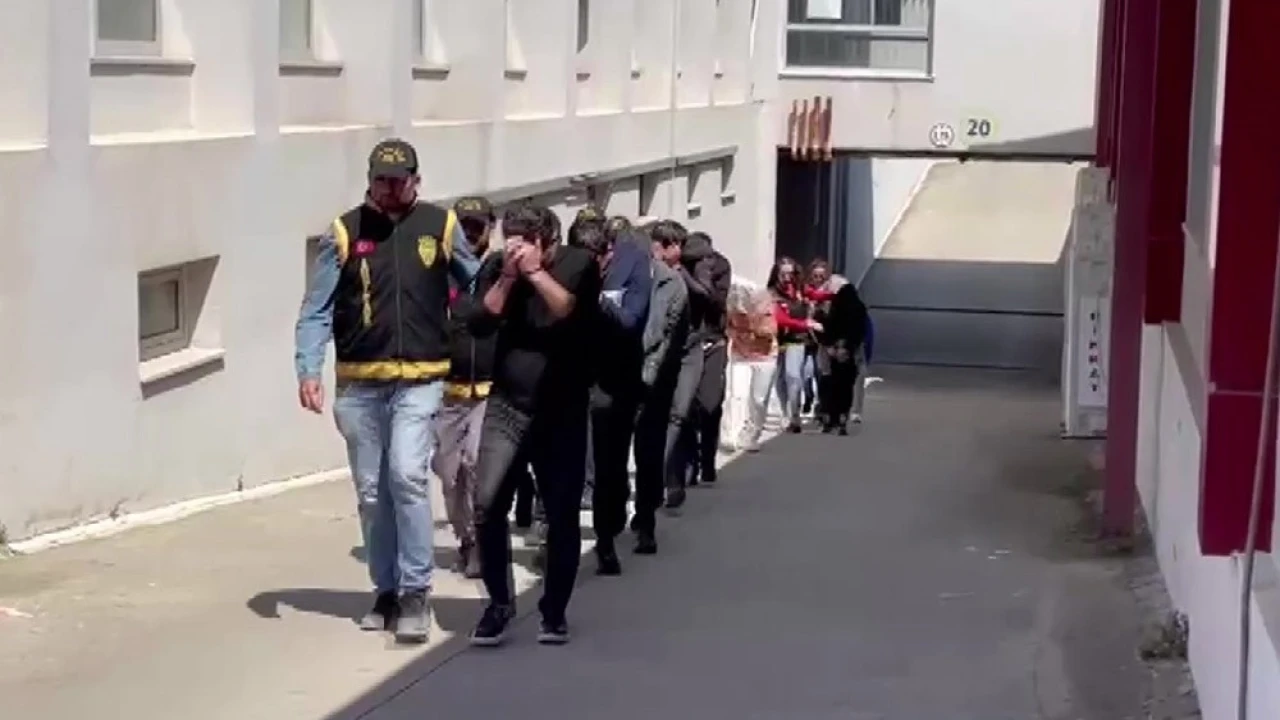 Adanada fuhuş baskını: 12 tutuklama, 9 kadın kurtarıldı