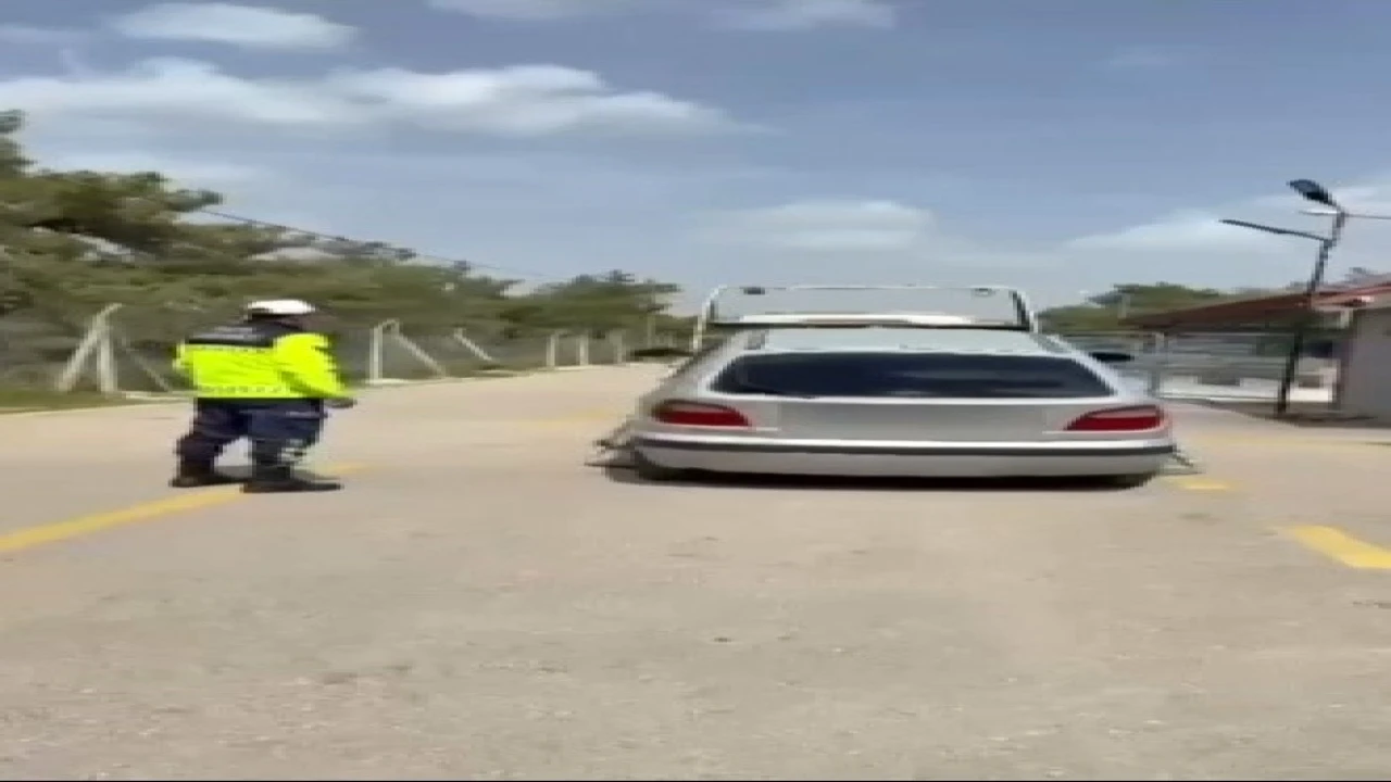 Adanada makas atan sürücü yakalandı