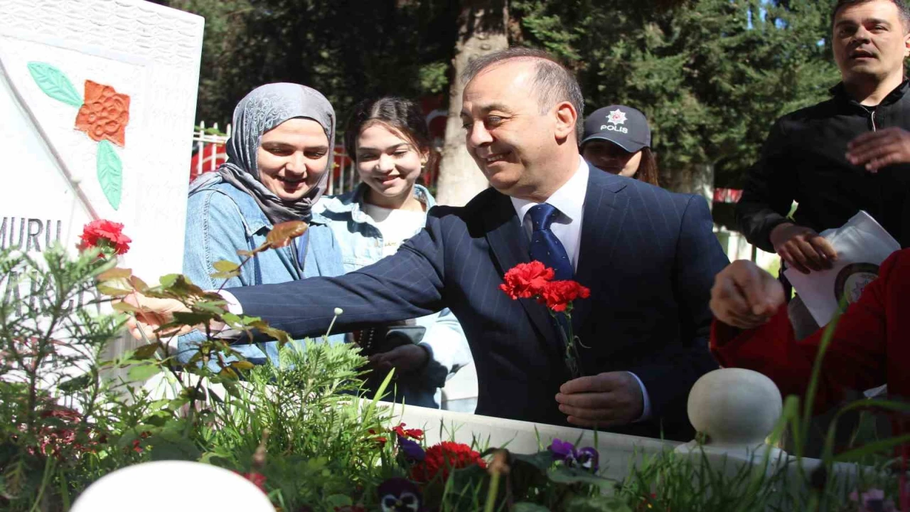 Adanada şehit polisler unutulmadı