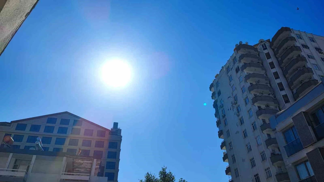 Adanada sıcaklık düşüyor, yağışlı hava geliyor