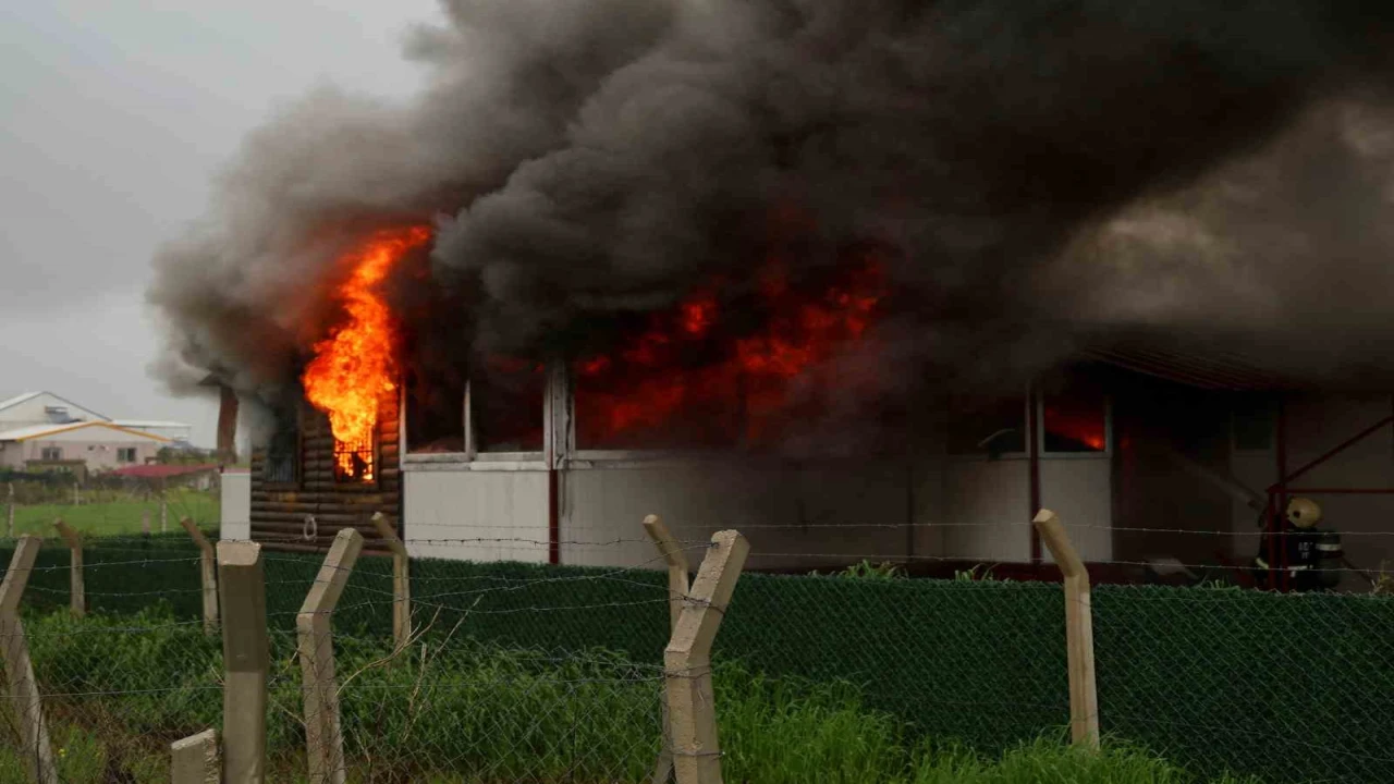 Adanada yıkım gerginliği: Evini yaktı, gözaltına alındı