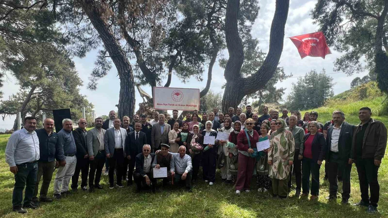 Aksuda 19u kadın 47 kursiyere Sürü Yönetimi Elemanı sertifikası verildi