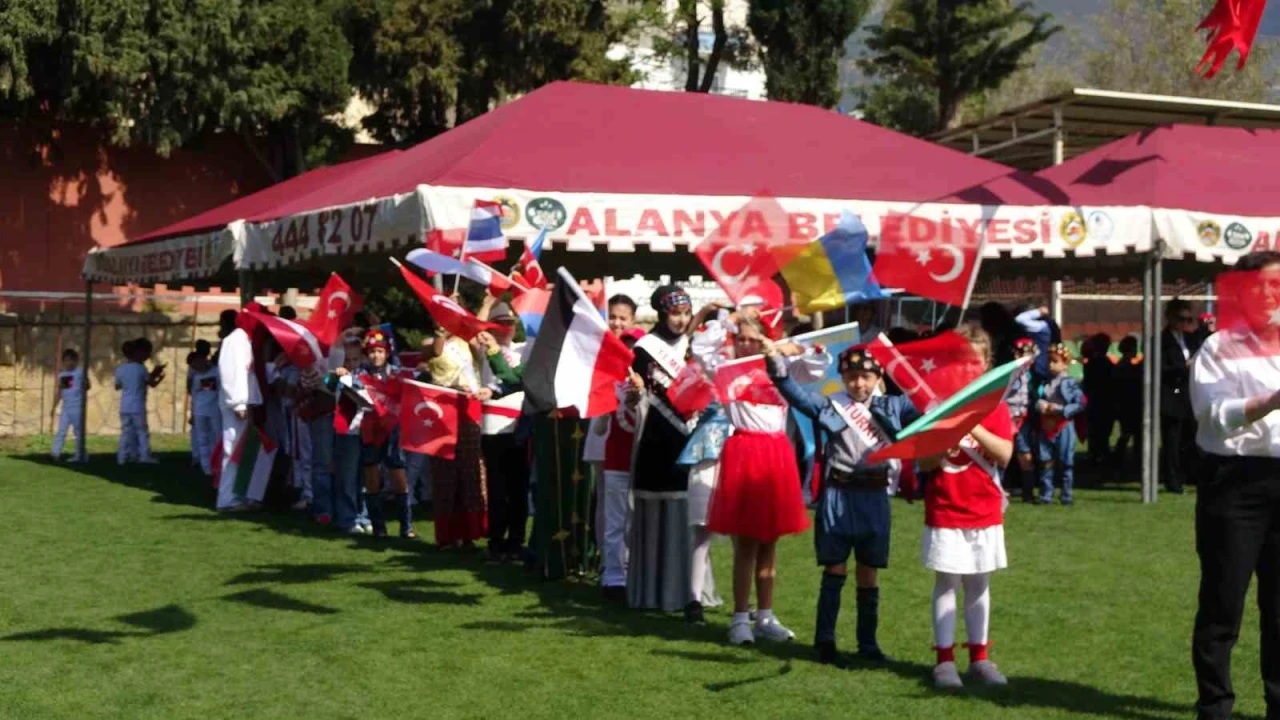 Alanyada 23 Nisan Çocuk Bayramı coşkuyla kutlandı
