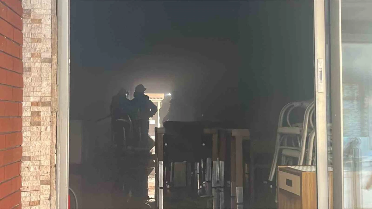 Alanyada tadilattaki otelde çıkan yangın korkuttu