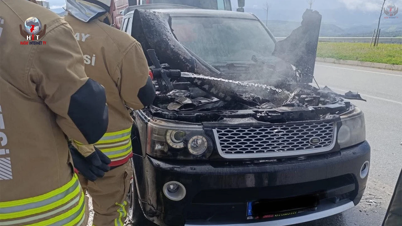 Altınözü'de cipin motoru alevlere teslim oldu