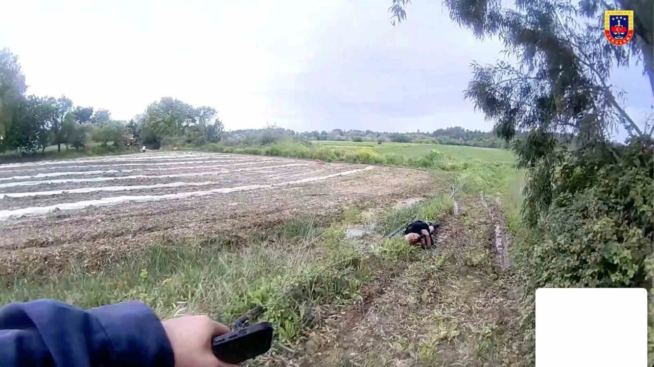 Antalyada 2 gündür kayıp olarak aranan turist jandarma tarafından yarı baygın halde bulundu