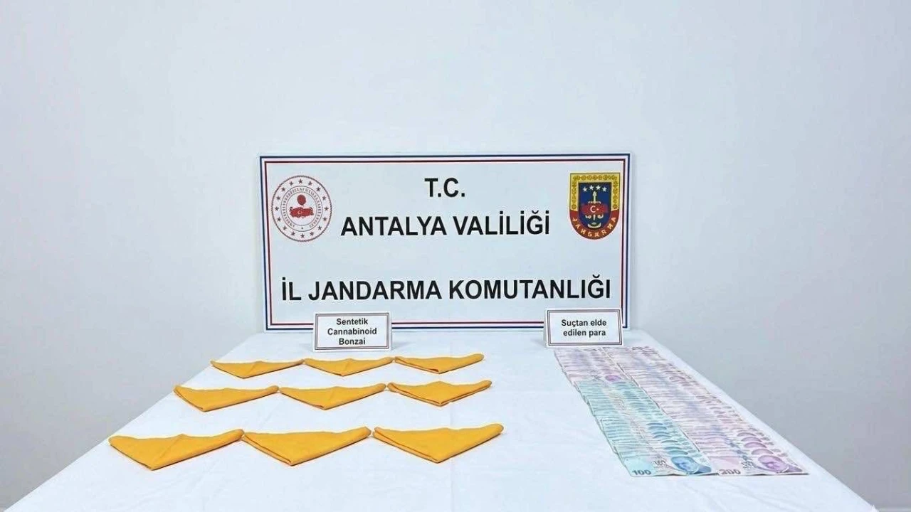 Antalyada 25 bin 600 kullanımlık sentetik kannabinoid maddesi ele geçirildi