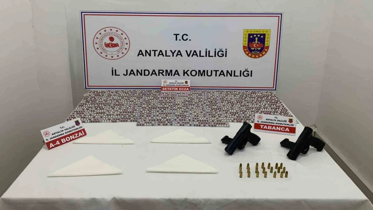 Antalyada 528 bin kullanımlık uyuşturucu madde ele geçirildi