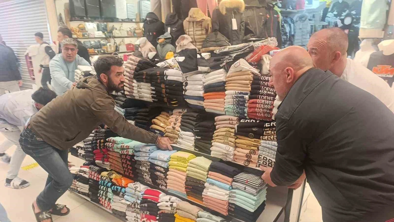 Antalyada iş merkezinde yangın paniği