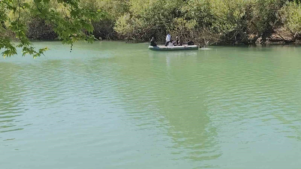 Antalyada kayıp zabıtanın arandığı ırmaktan ikinci günde de sonuç alınamadı