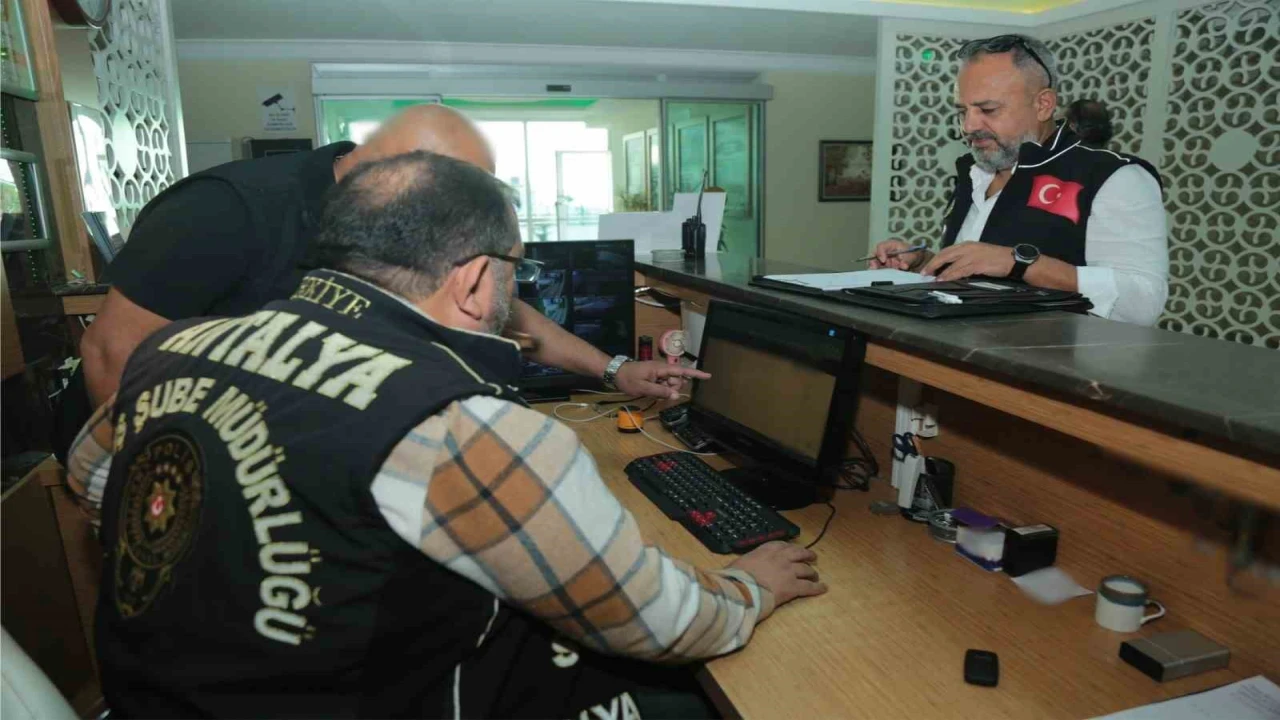Antalyada konaklama ve araç kiralama firmalarına eş zamanlı denetim