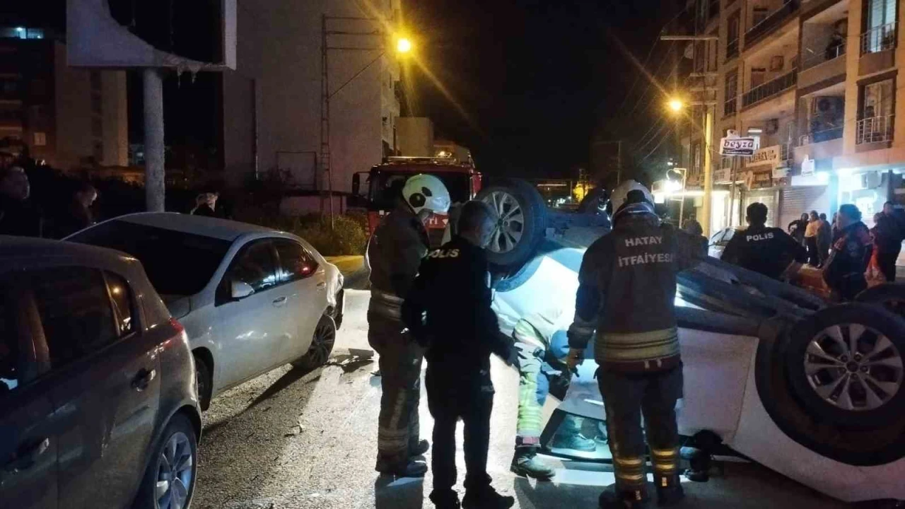 Arsuzda ters dönen otomobilin sürücüsü yaralandı