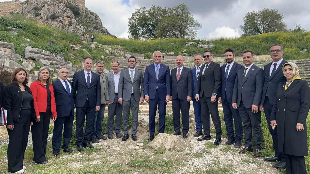 Bakan Ersoy, Kastabala Antik Kentinde incelemelerde bulundu