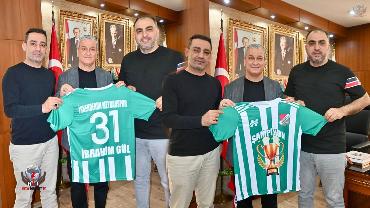BAŞKAN GÜL’E ŞAMPİYON FORMA HEDİYE EDİLDİ