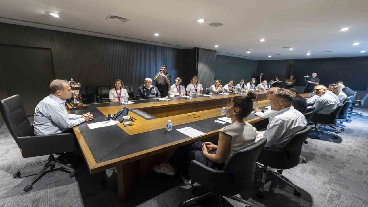 Başkan Seçer: ÇBK Mersinin başarısı kentimiz için büyük bir zenginlik