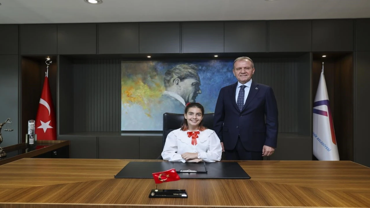 Başkan Seçer makamını çocuklara bıraktı