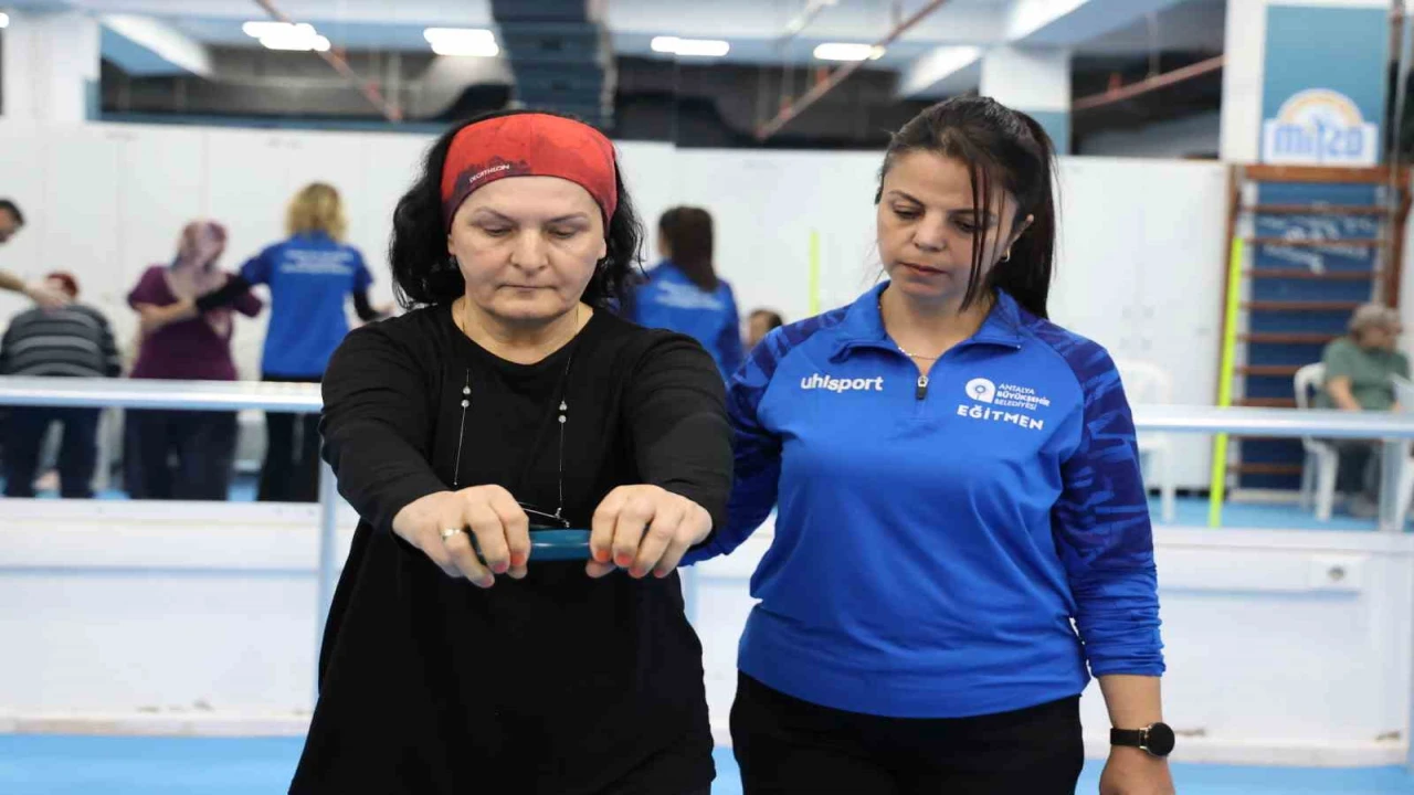 Büyükşehir Belediyesinden Parkinson hastalarına özel eğitim
