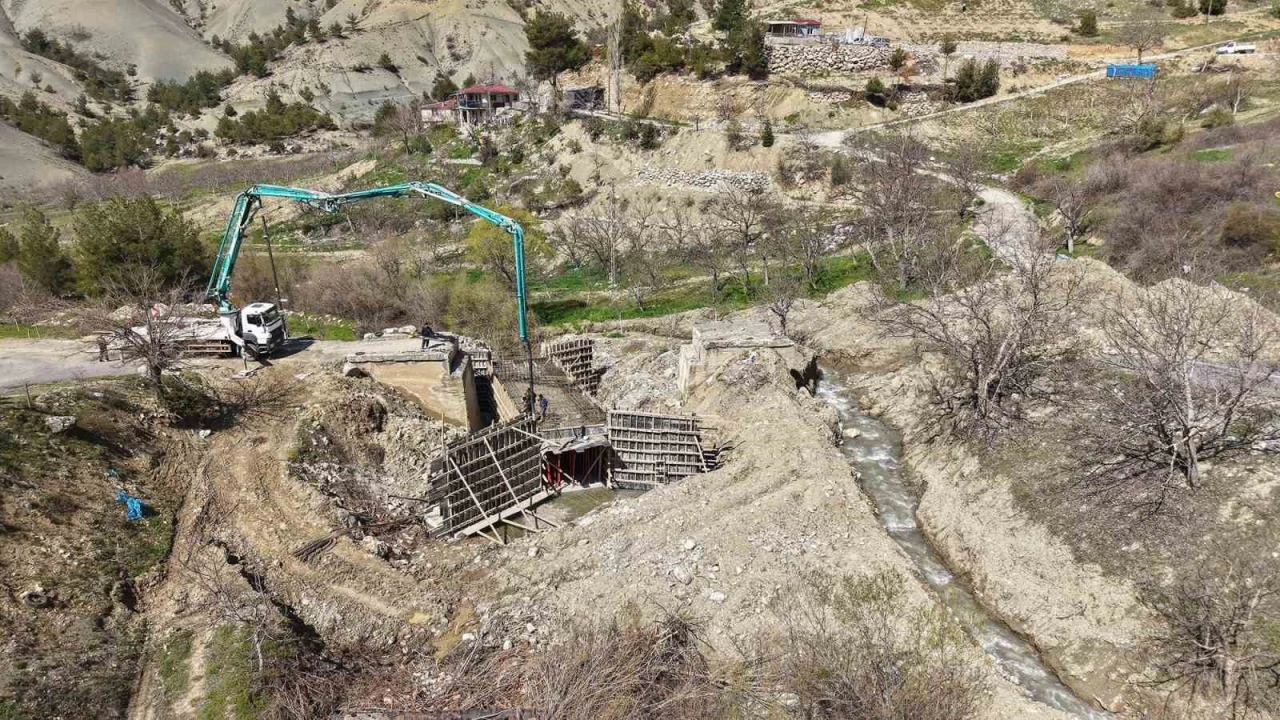 Büyükşehirden Bertizin ulaşımını iyileştirecek köprü yatırımı