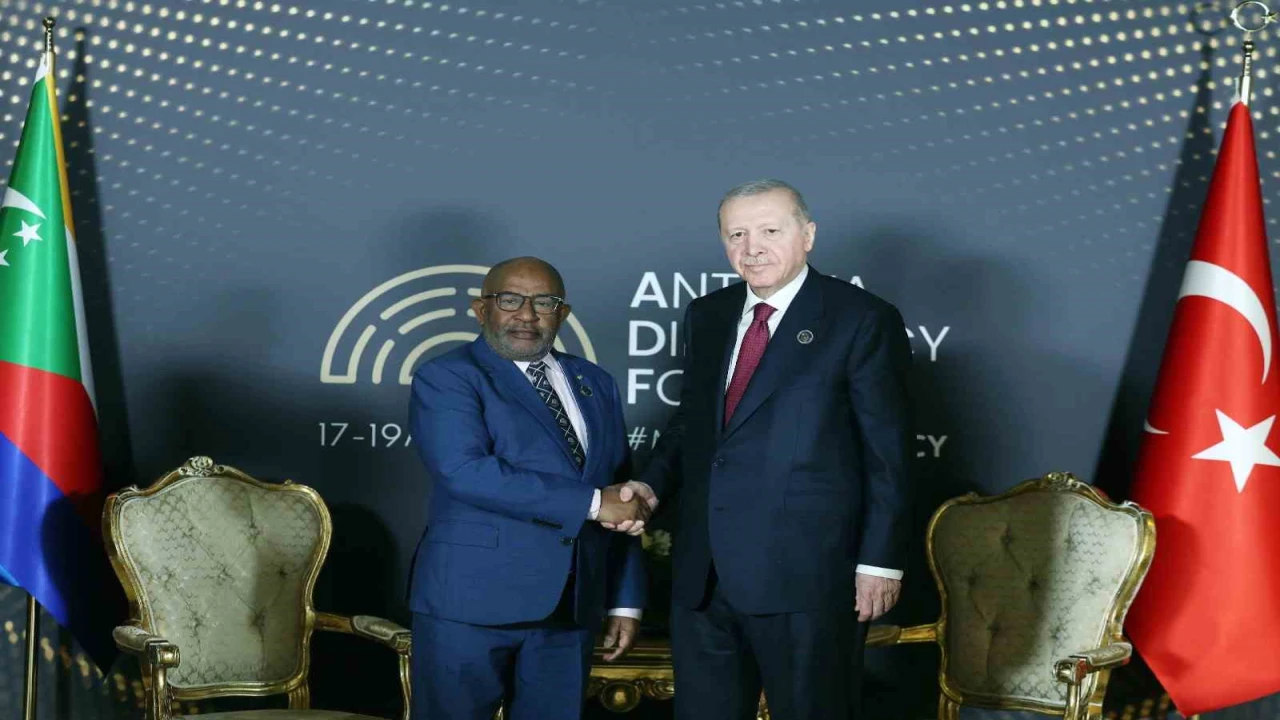 Cumhurbaşkanı Erdoğan Komorlar Birliği Cumhurbaşkanı Assoumani Azali ile görüştü
