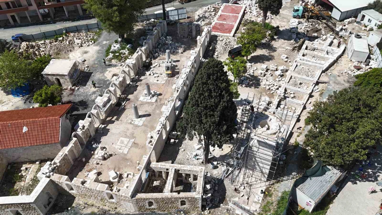 Depremde yerle bir olan Antakya Ulu Cami yeniden vatandaşlarla buluşacağı günü bekliyor