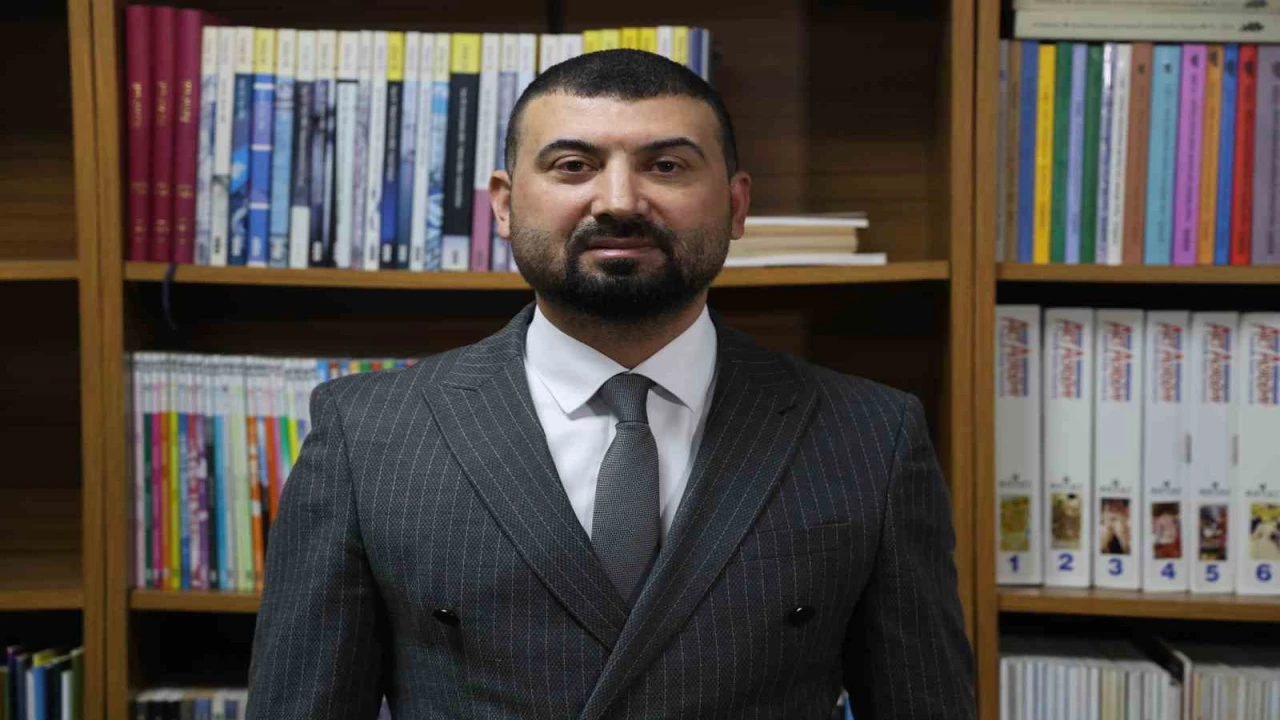 Doç. Dr. Berat Akıncı: Yeni kurulacak düzende hiçbir şey eskisi gibi olmayacak