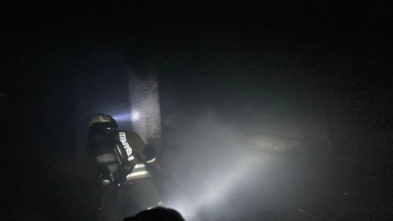 Dörtyolda metruk bina yangını